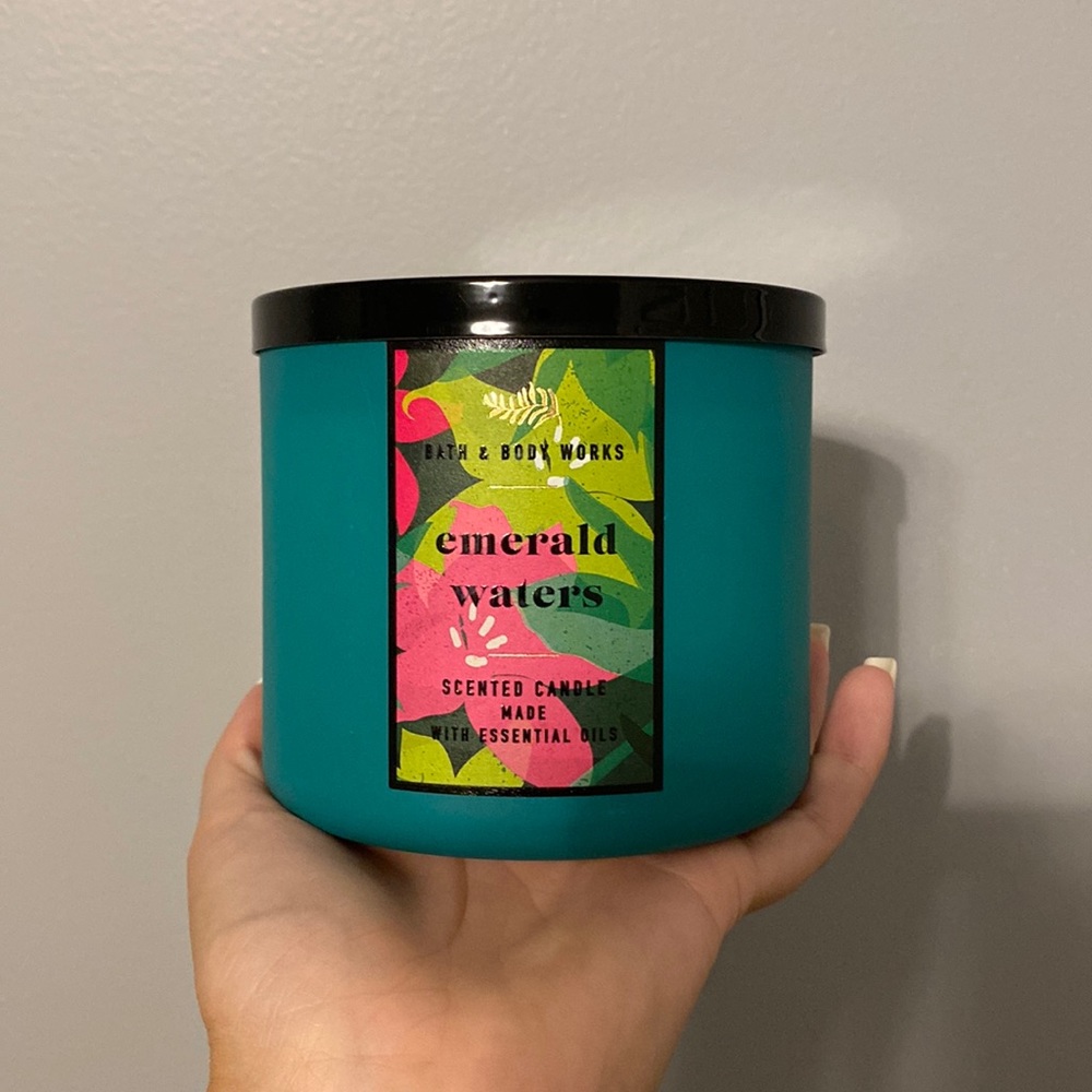 Bath & Body Works Emerald Waters 3 Wick Candle